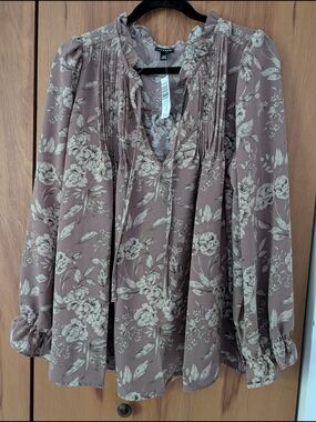Torrid Floral V-Neck Long Sleeve Flowy Top Dusty Rose Size 00